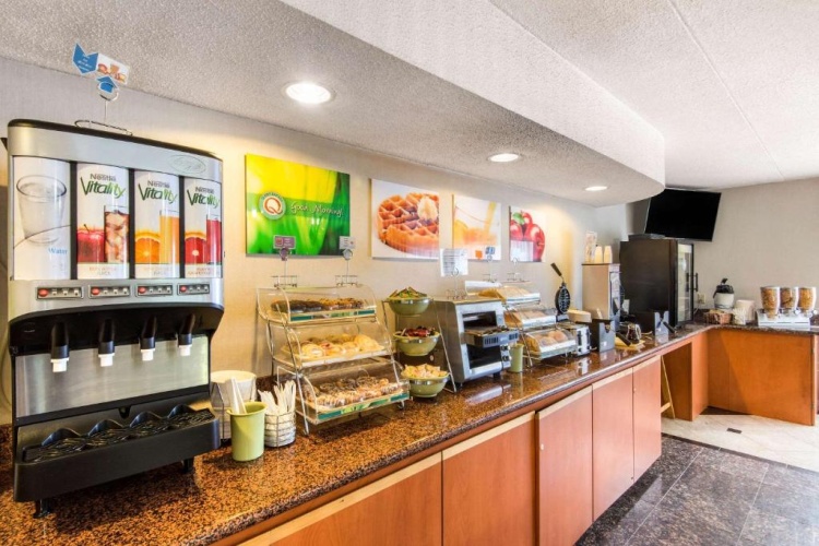 Quality Inn & Suites Mississauga photo 12