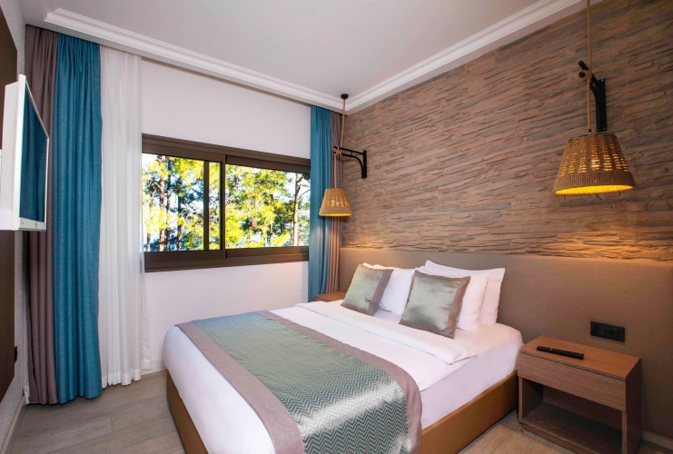 2 Bedrooms Bungalow with garden view