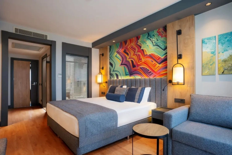 Standard room with land view
