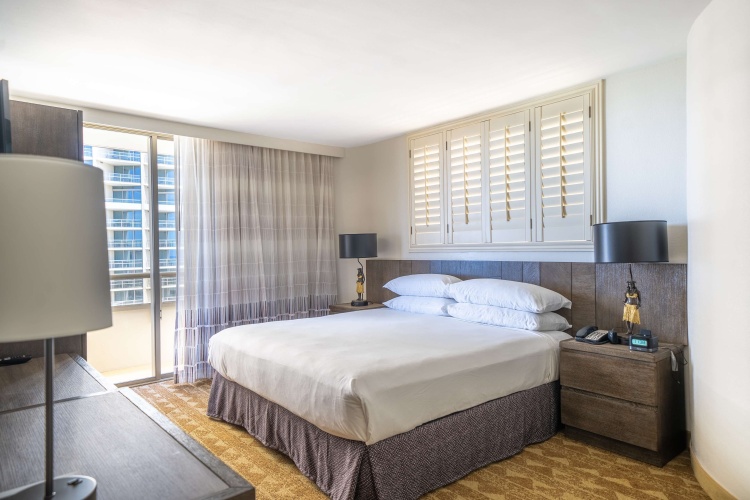 1 Bedroom WAIKIKI Double Suite with city view