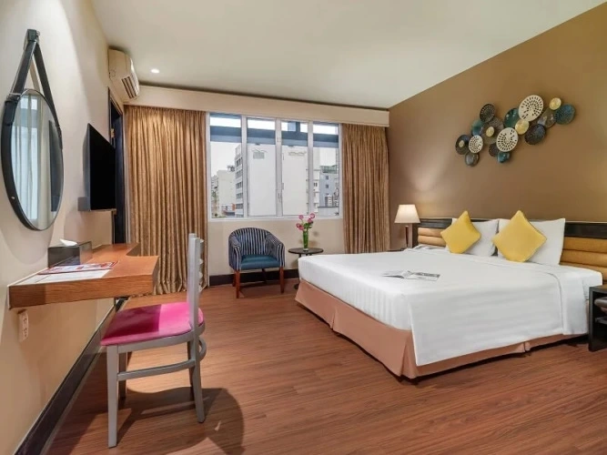 Deluxe Double room with city view