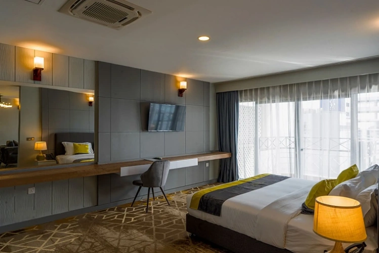 Manhattan Executive Double Suite with balcony and with ocean view