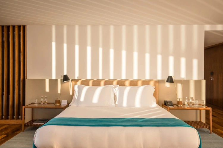 Deluxe Double Suite with balcony and with partial sea view