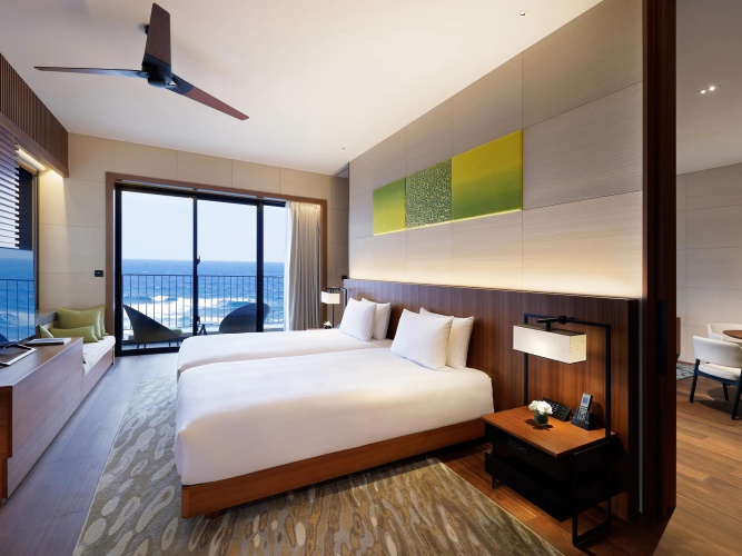 Ocean Corner Suite