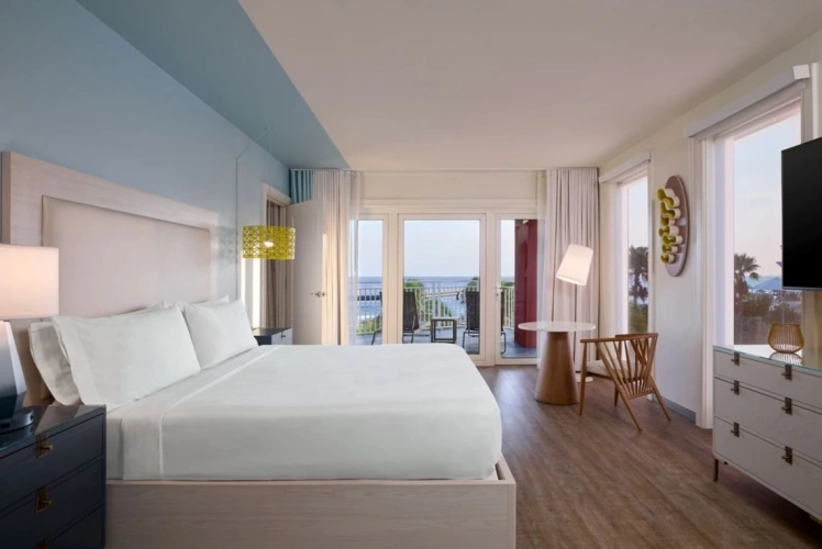 1 Bedroom Imperial Double Suite with balcony and with partial view