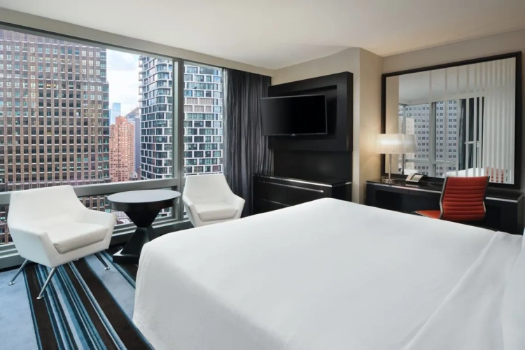 Corner Double room with city view