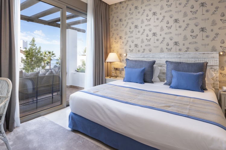 1 Bedroom Double Suite with partial ocean view