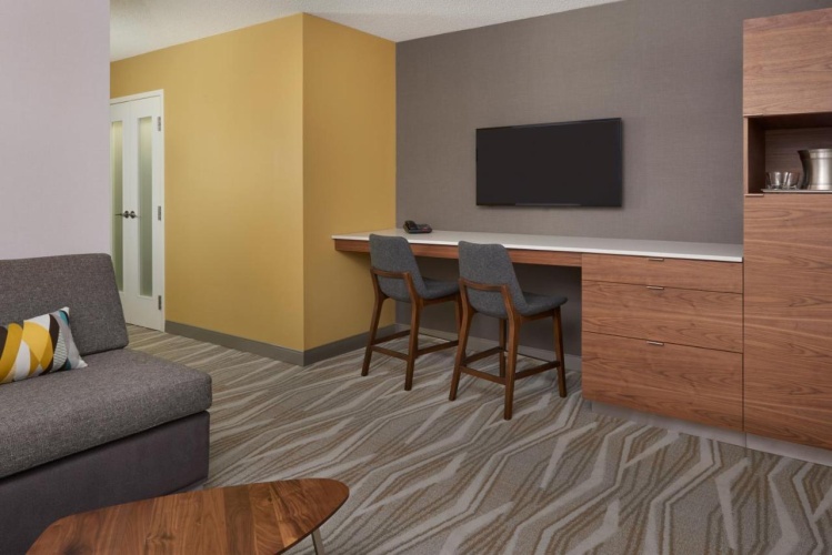 Hilton Toronto Airport Hotel & Suites photo 14