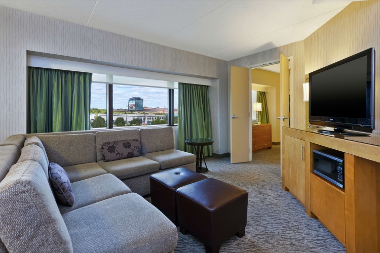 Embassy Suites by Hilton Auburn Hills photo 9