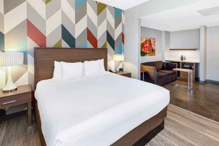 Accessible Double Suite