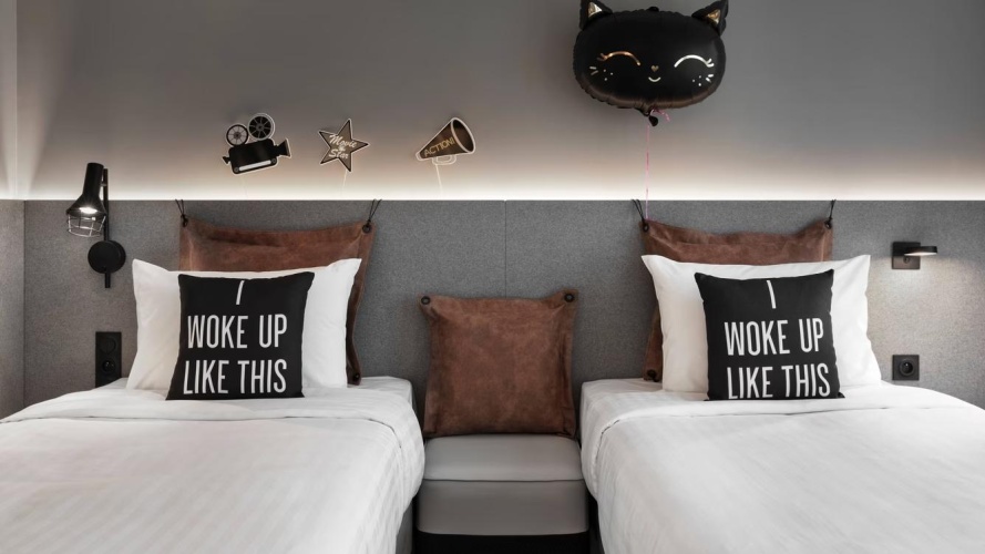 Moxy Twin room