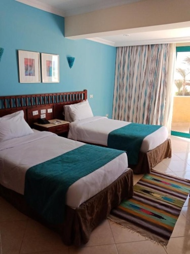 Twin room with garden view