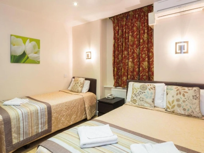 Triple room