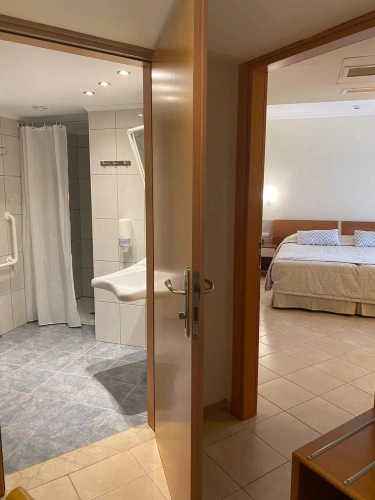 Adapted Suite Apartment with sea view