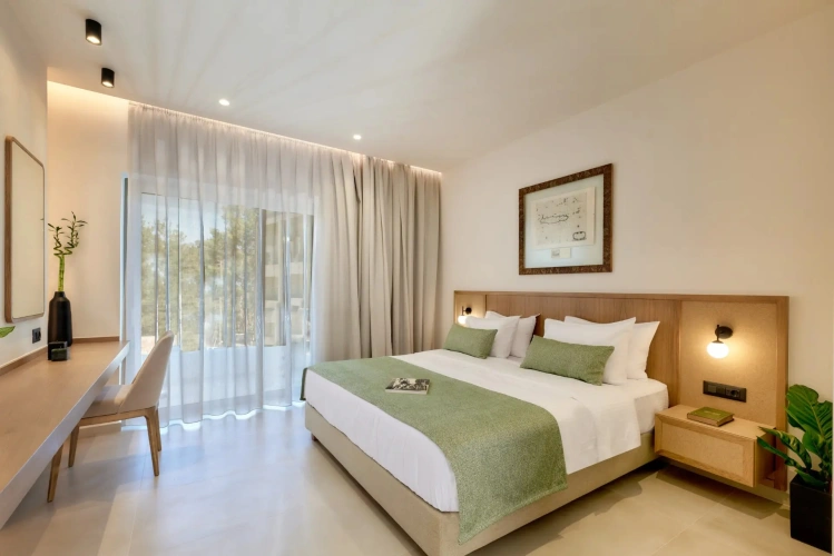 Double room with pool view
