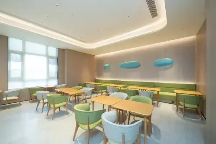 JI Hotel (Shanghai Jinshan Industrial Zone)
