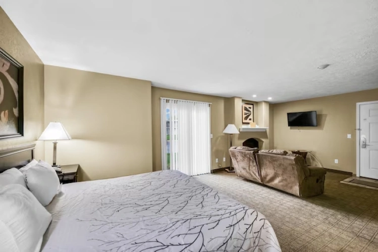 Jetted Tub Double Suite
