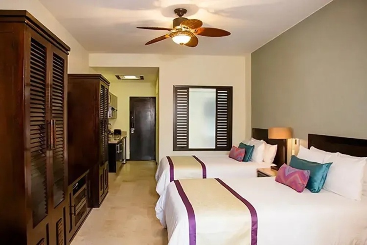 Standard Quadruple Suite