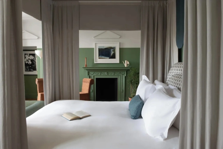 Cowley Manor Double Suite