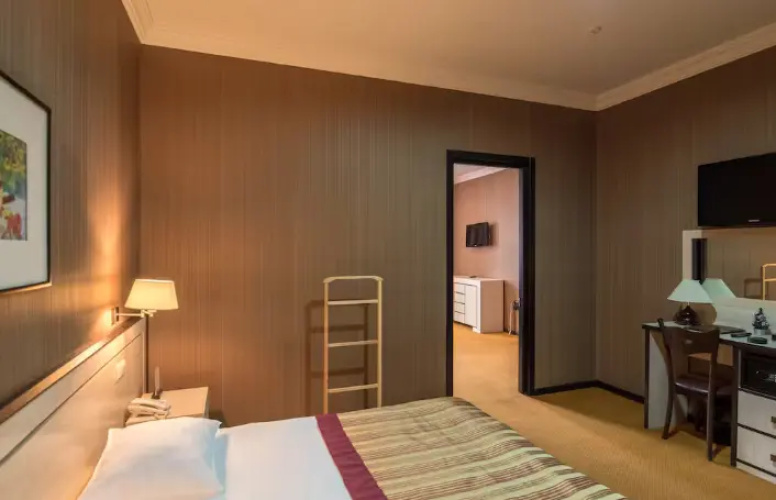Double Suite