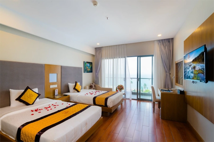 Deluxe Twin room with balcony