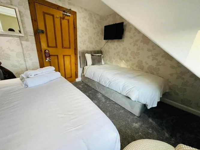 Triple room