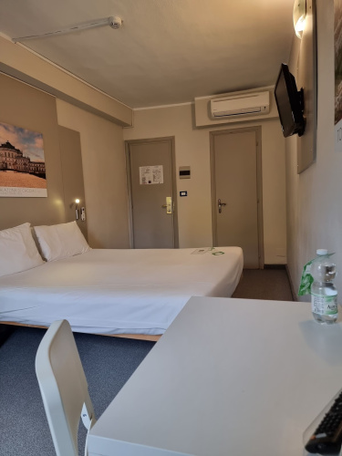 Green Class Hotel Astoria