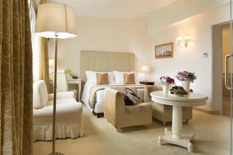 Crystal Deluxe Suite