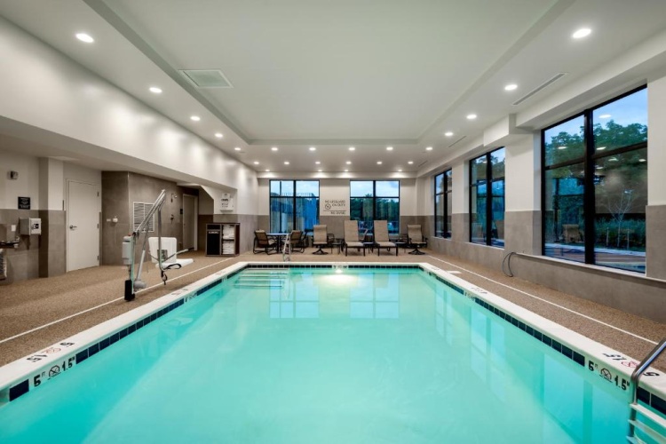Hampton Inn Baltimore Bayview Campus photo 11