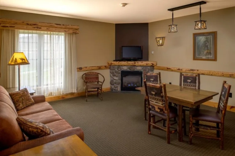 1 Bedroom Ledge Rock Double Suite