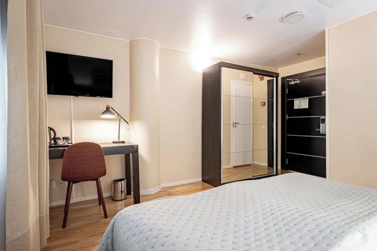 Atrium Small Twin room