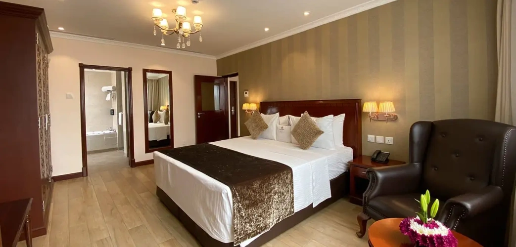 Woodlands State Suite