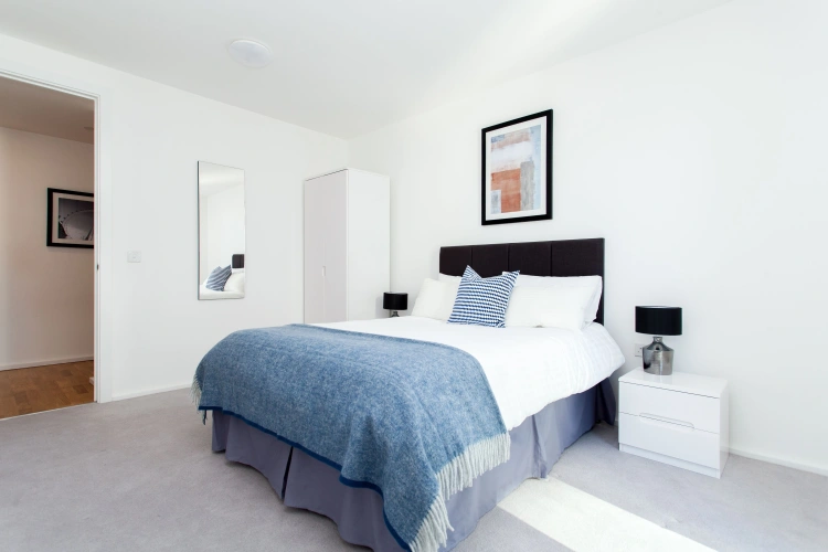 3 Bedrooms Apartment
