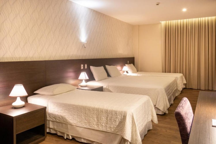Quadruple Family Suite