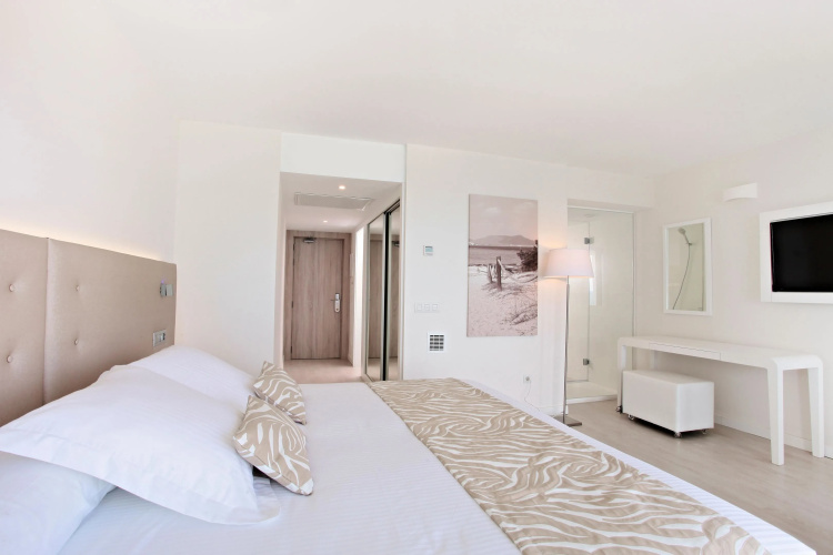 Iberostar Cala Millor - Adults Only photo 13