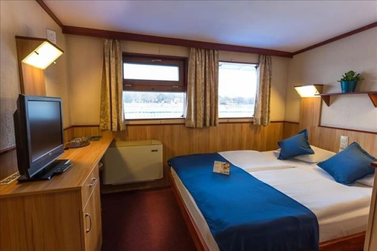 Double room on Boat with river view