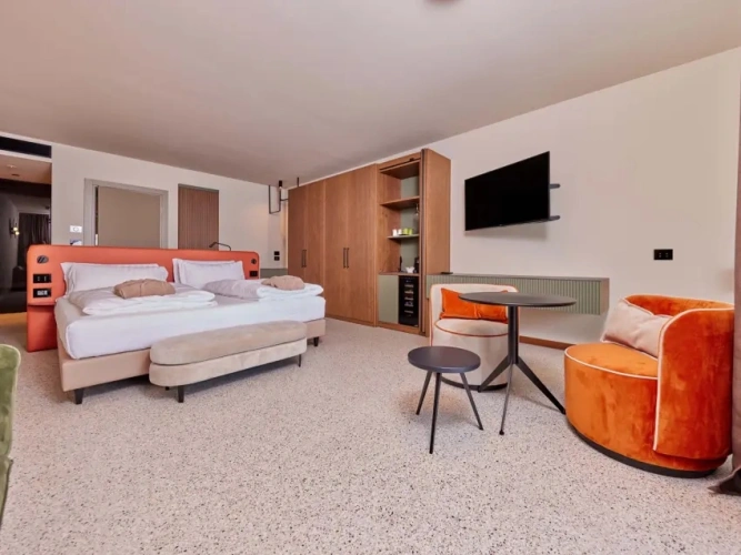 Ponal Suite