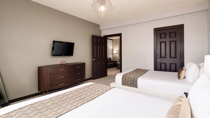 1 Bedroom Twin Suite with courtyard view
