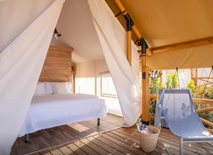 Couple Double Glamping
