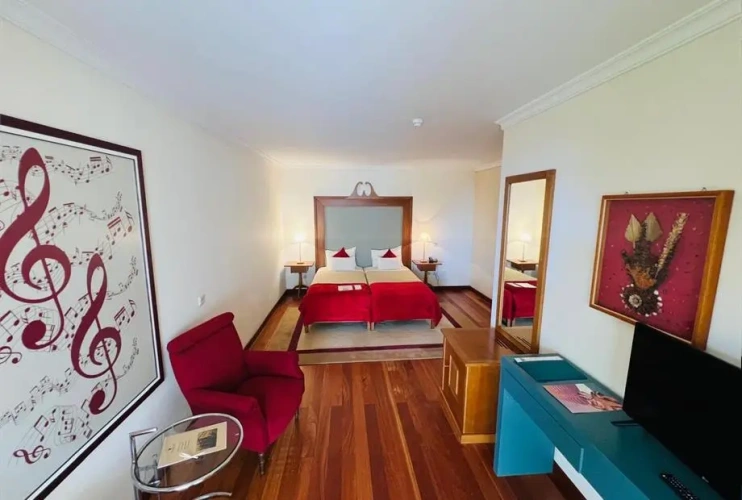 Twin Family Suite