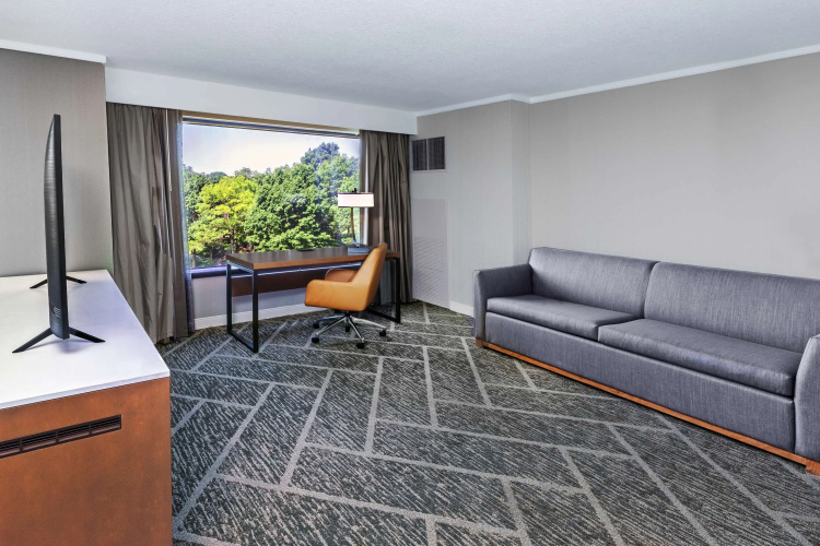 DoubleTree by Hilton Tulsa - Warren Place