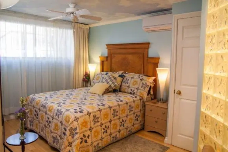 Le Vignoble Double room