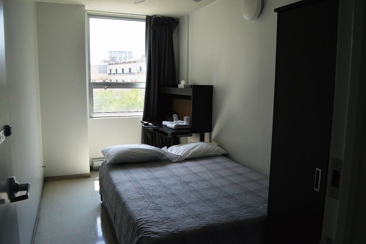 In a shared 3-bedroom apartment Double Private room