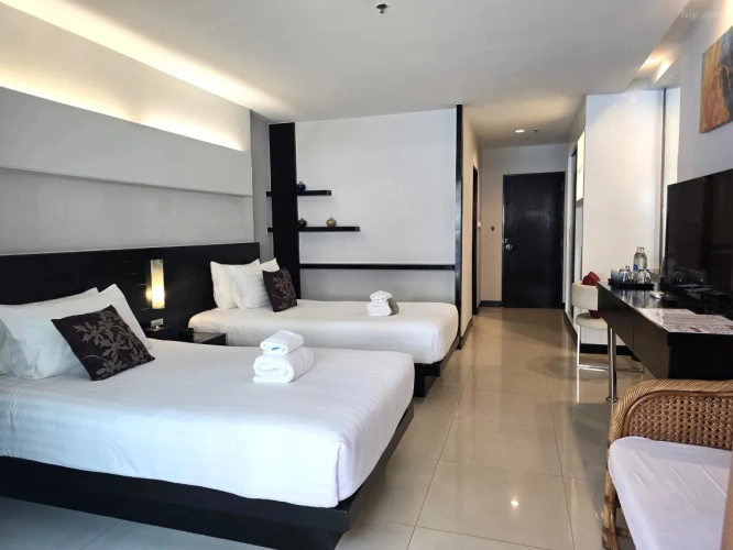 Deluxe Pool Access Twin room