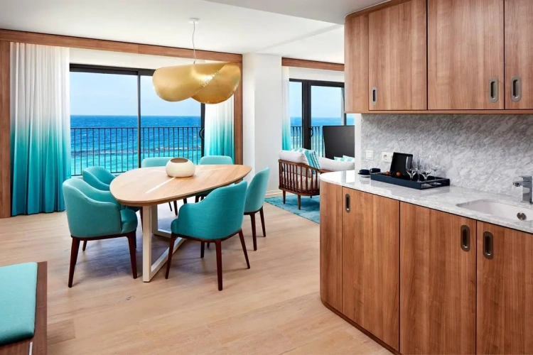 1 Bedroom Double Suite oceanfront