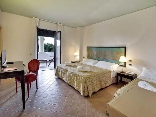 Standard Triple room