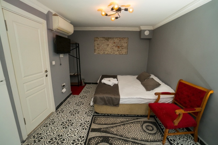 Double Basement Apartment
