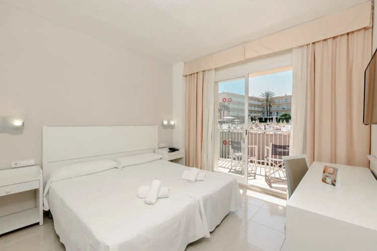 Standard Double room with pool view