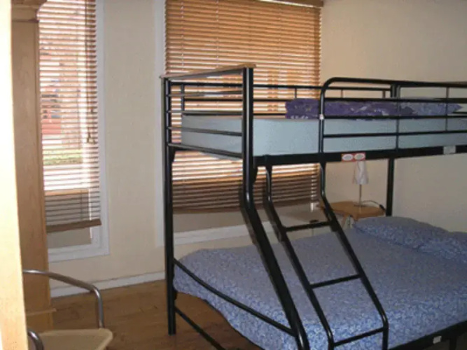 Melbourne Connection Travellers Hostel
