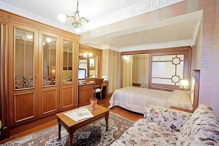 Family Quadruple room with city view